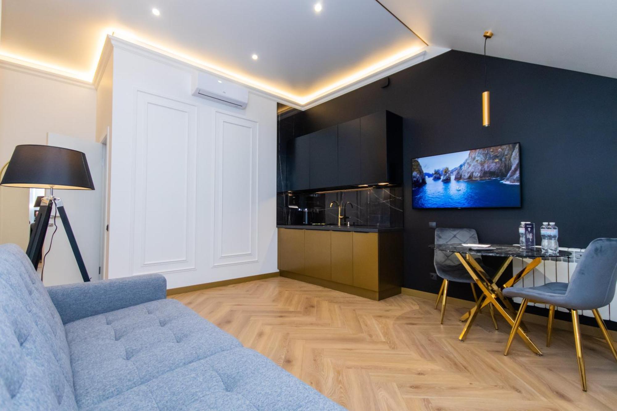 Myfreedom Lux Апартаменти Центр Вул Євгена Чикаленка 33 М Хрещатик Kyiv Exterior photo