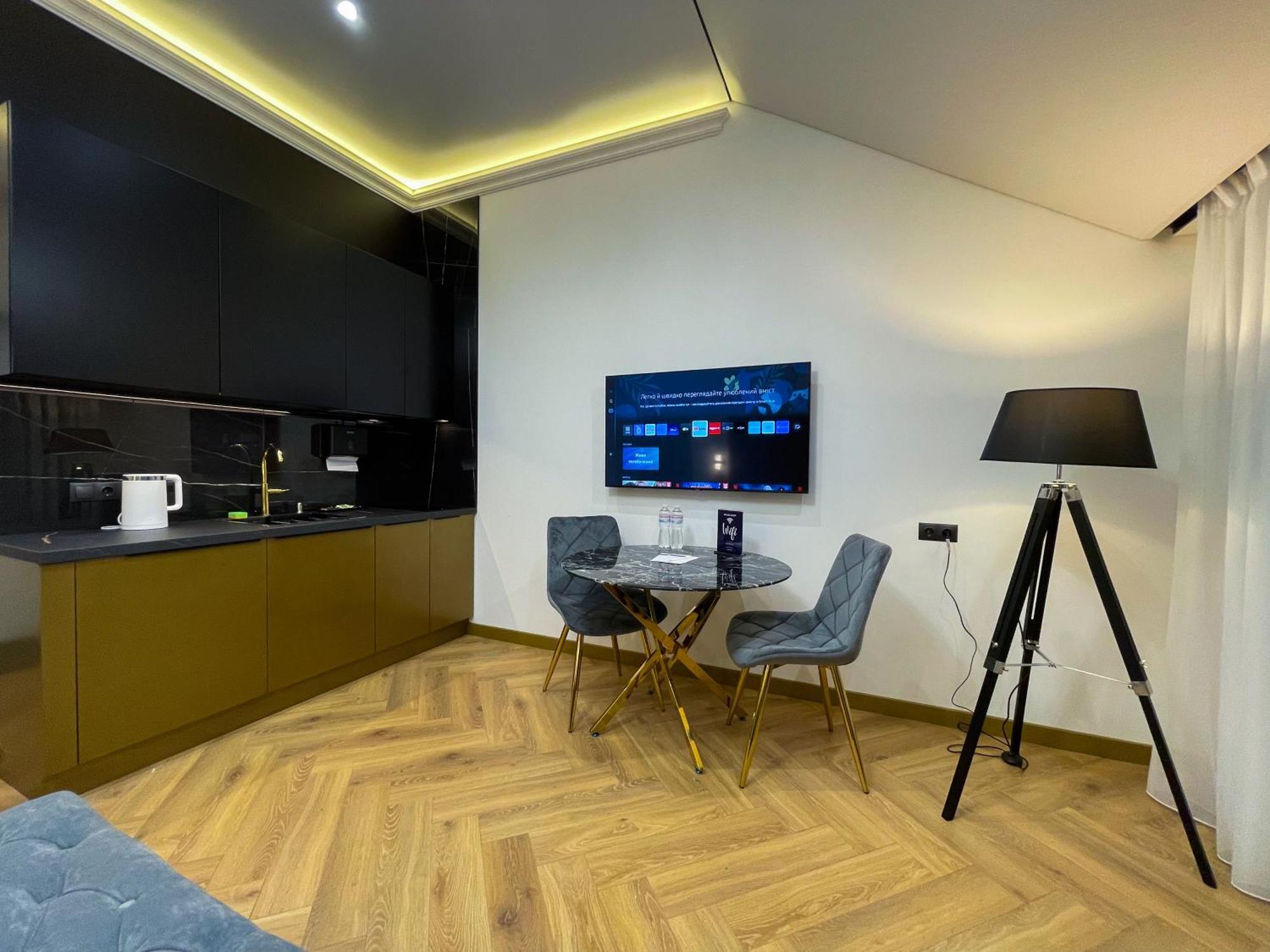 Myfreedom Lux Апартаменти Центр Вул Євгена Чикаленка 33 М Хрещатик Kyiv Exterior photo