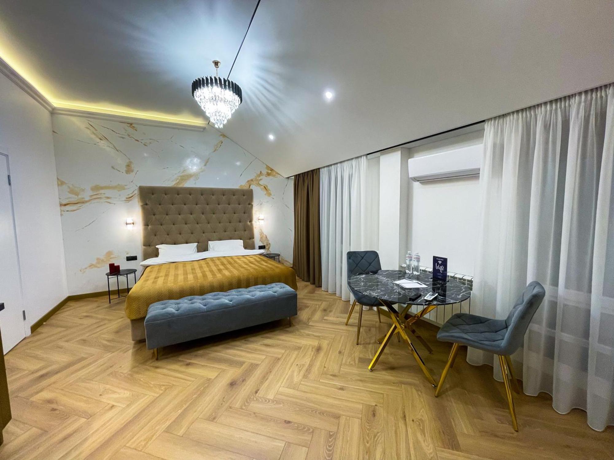 Myfreedom Lux Апартаменти Центр Вул Євгена Чикаленка 33 М Хрещатик Kyiv Exterior photo