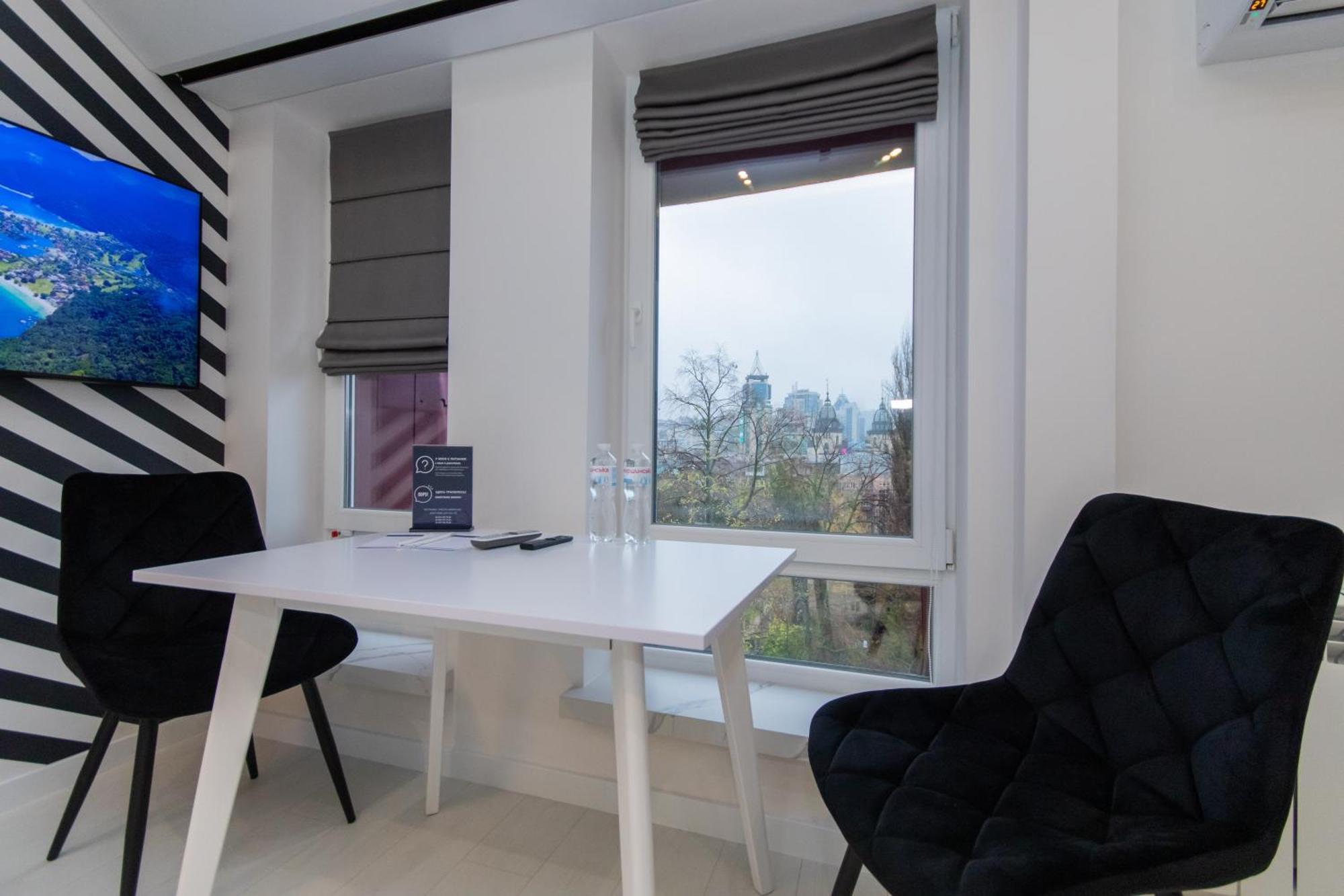 Myfreedom Lux Апартаменти Центр Вул Євгена Чикаленка 33 М Хрещатик Kyiv Exterior photo